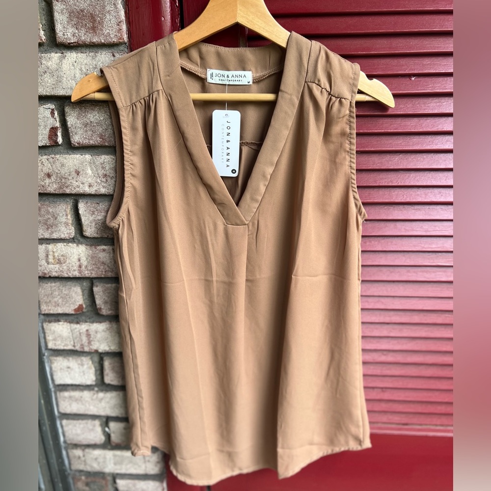 Jon & Anna v neck medium tank top blouse